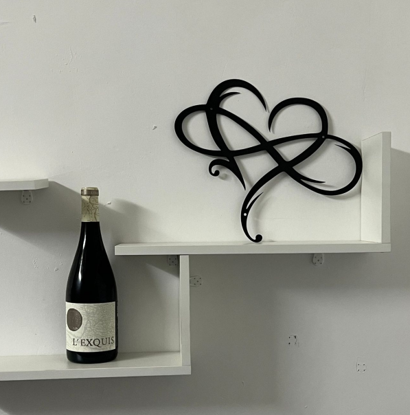 OneindigHart Wanddecor – IJzeren Wandsculptuur met Symbool van Eeuwige Liefde