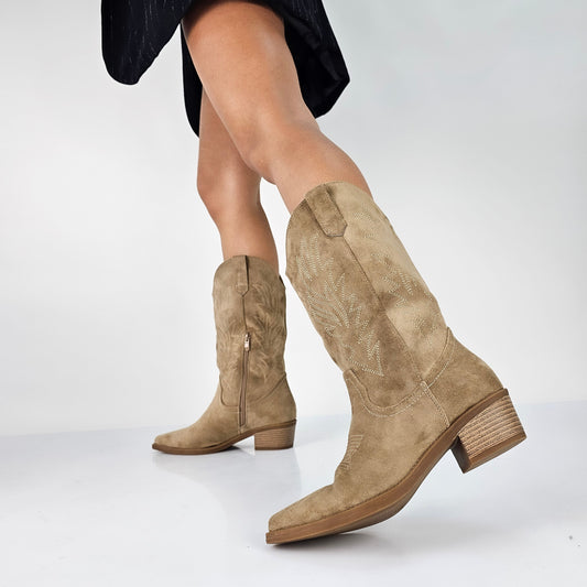 CityCowgirl Enkellaarsjes – Westerse Stijl met Moderne Blokhak
