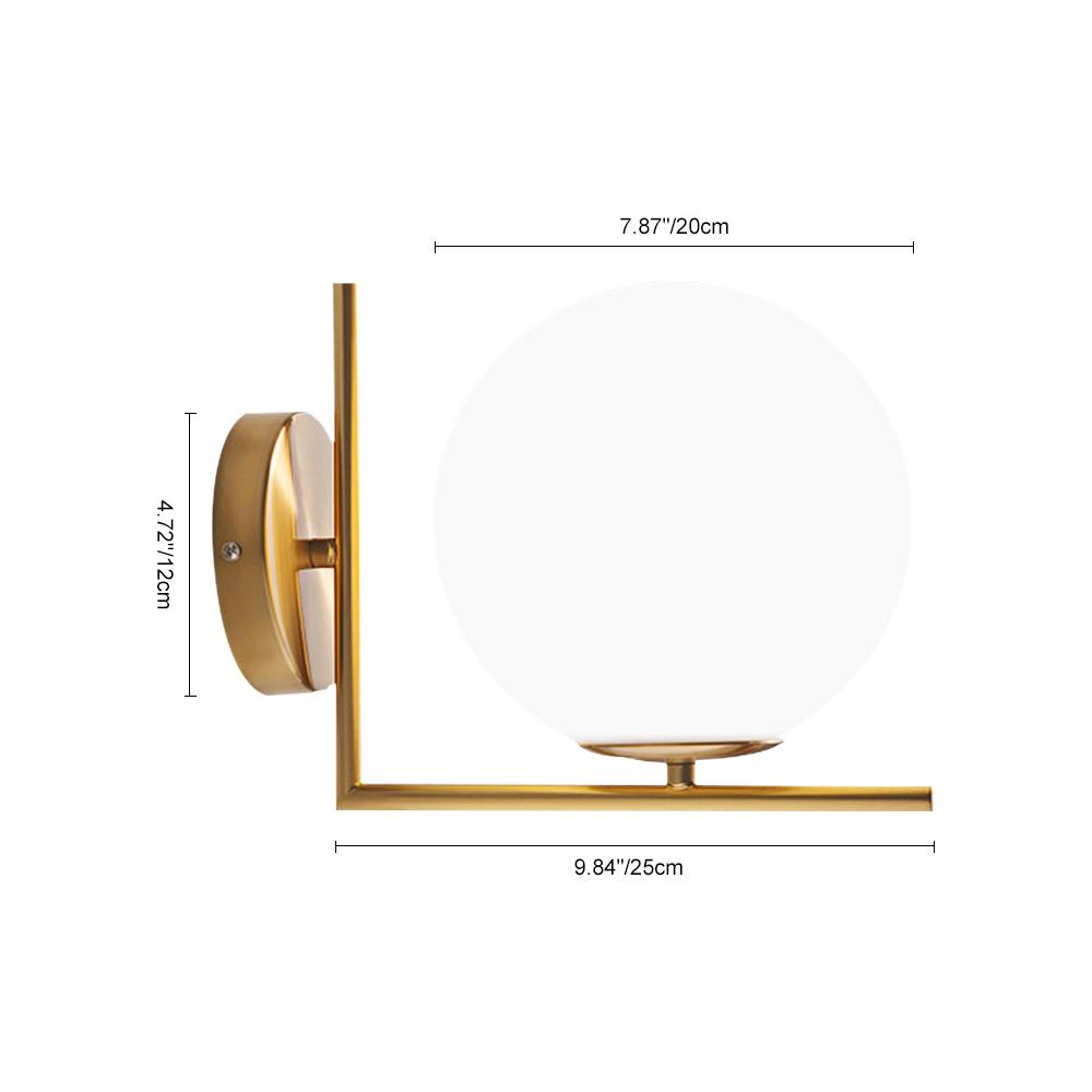 Antieke Messing Globe Wandlamp met Opale Glazen Schaduw