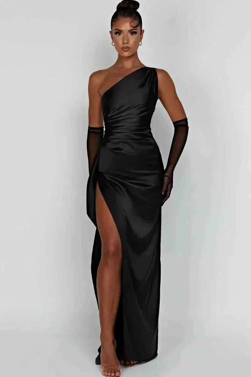 SilhouetteLux Asymmetrische Avondjurk met Hoge Split en Zachte Glans