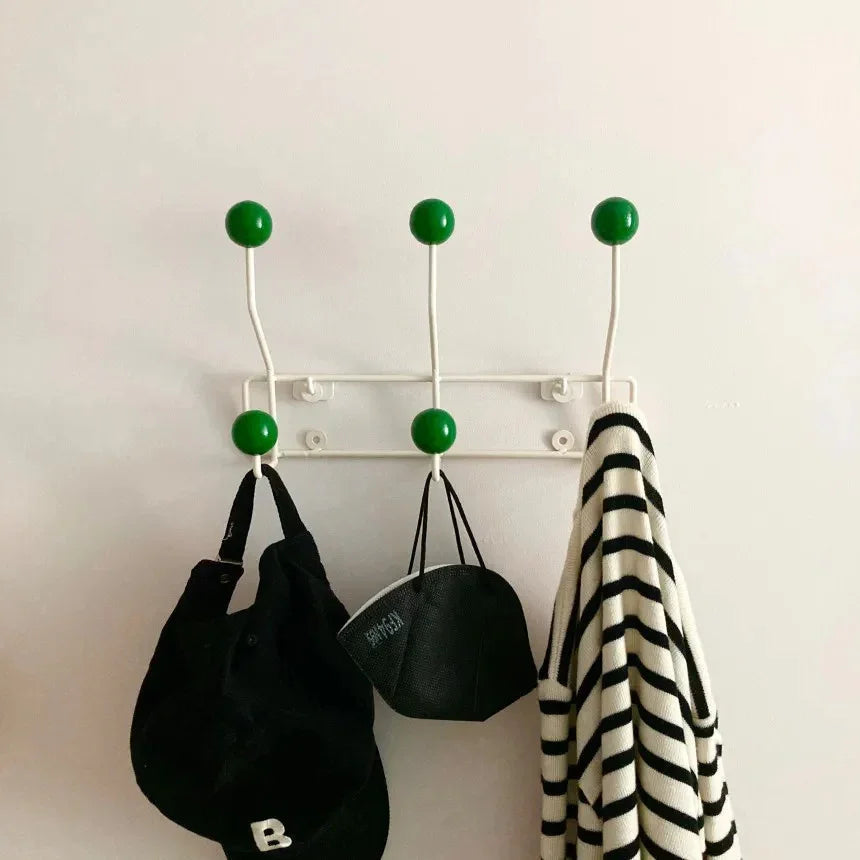 Industriële Wandgarderobe met Houten Accenten - Smeedijzer Kapstok