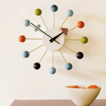 Retro Houten Ballenklok - Stille Wandklok met Metalen Frame