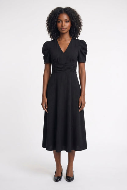 Elegante Midi Jurk met Pofmouwen - Getailleerd V-hals Design