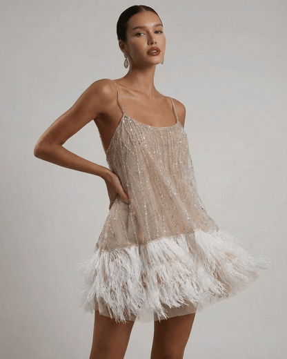Elegante Sequin Tulle Mini Jurk met Verendetail - Off-Shoulder Feestelijk