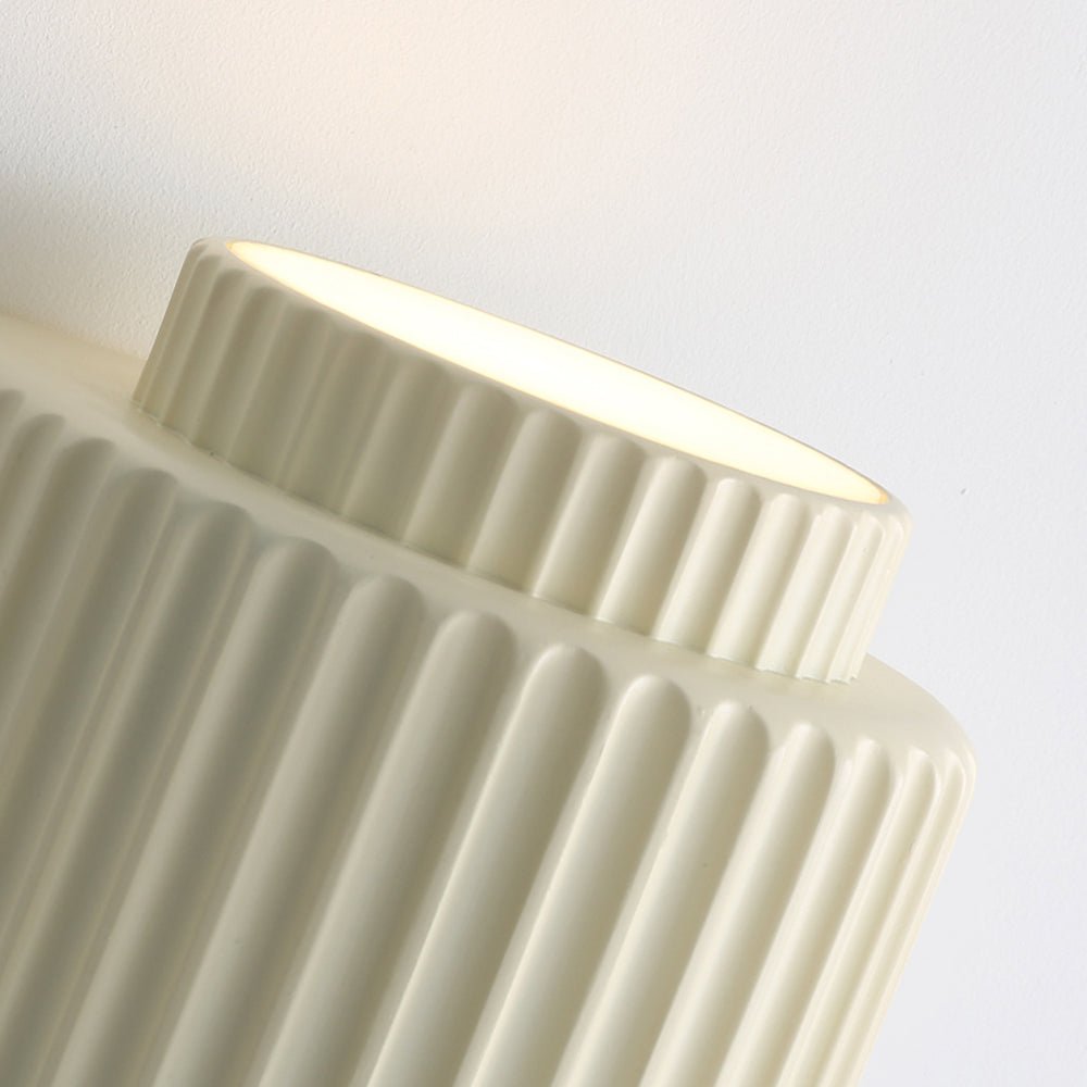 Noordse Geprofileerde Wandlamp met Zacht Op- en Neerlicht
