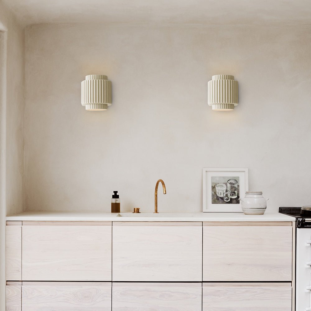 Noordse Geprofileerde Wandlamp met Zacht Op- en Neerlicht